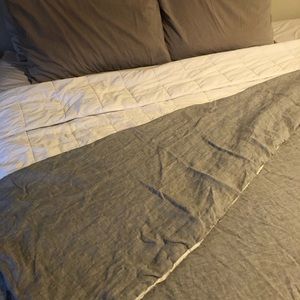Pottery Barn Belgian flax Linen Contrast Flange Duvet Cover in Flagstone/White.